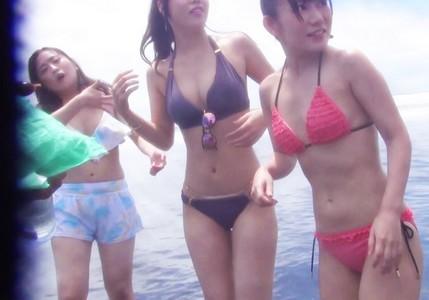 【素人ナンパエロ動画】海でみつけた現役法学部JD3人組をナンパし、そのうちの巨乳で可愛い子(真ん中)をホテルへ誘いエッチ
