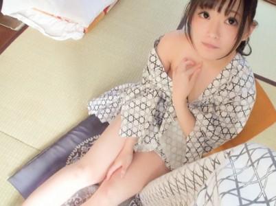 ※個人撮影【美少女中出しNTRエロ動画】温泉旅行に来たカップルの美少女にニセ番組と騙し彼氏不在時に寝取り無断中出しする！