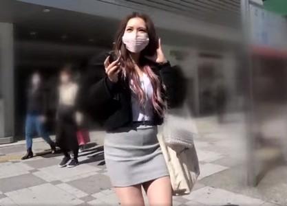 【爆乳エロ動画】「おっきぃおちんちん大好きよ❤」チンポ大好き爆乳ギャルお姉さんが水色下着をずらし勃起チンポを挿入する