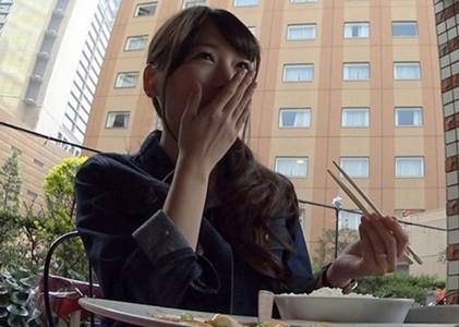 【人妻エロ動画】「おちんちん...ｽｺﾞｲ!!」可愛く清楚で上品な欲求不満人妻が他人棒の大きさに驚きイク