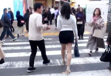【素人ナンパエロ動画】「おちんちんおっきぃです♥」街でみつけたスタイル抜群爆乳お姉さんをナンパし締り良好マンコに挿入