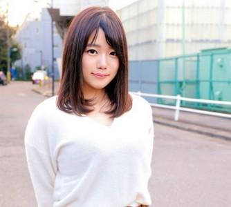【JDエロ動画】「このおちんちん硬くてスキッ♡」赤のサテン地パンティを履いた巨乳JDがお金でH承諾。ドすけべ本性丸出し