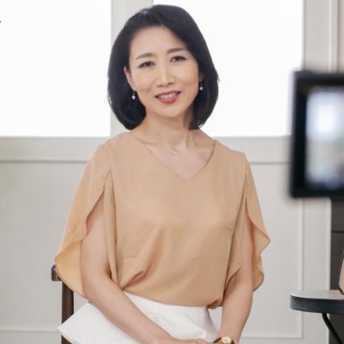 高潔さを漂わせる可憐な容姿とは裏腹に、頭の中ではいつもセックスのことばかり考え、セックスの充実が人生の充実だと言わんばかりに快楽へのめり込む官能女神。