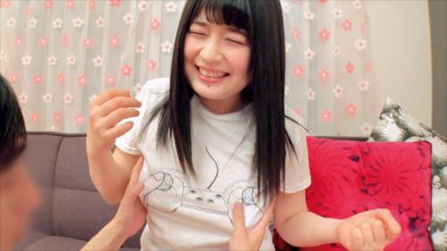隠していても胸元が妙に膨らんでる女性！その服の下を確認したくてたまらない素人さんを対象に隠れ巨乳発掘コンテストを開催！