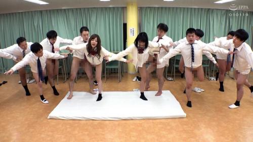 朝礼で先生が、「今月から毎週月曜日は全裸登校日になりました」と言った！「え？聞き間違いですよね？」誰かが聞く！