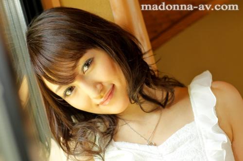 勤続8年、現役の人妻看護師の理莉さん、マンネリした生活に刺激を求め、AVデビューを覚悟！