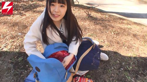 息子、恵一は、マリと弘樹がイチャイチャしている所も我慢ならない、真面目で潔癖な性格！そんな恵一を心配しているマリ！