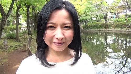 散歩の途中、冗談めかして「（私のこと）ホテルで確かめますか？」と誘ってきたり、そんな自分を恥じらったり！