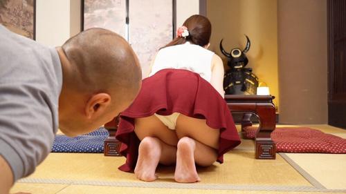 お尻が好きです！女性がお尻を突き出している姿を見ると抑えられなくなります！触りたい…お尻の感触を指先や手のひら全体で感じたい！