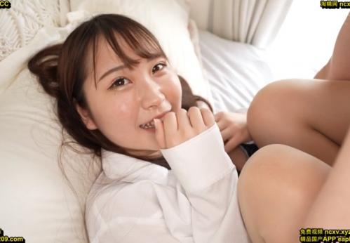 就活中の女子大生が童貞クンのために筆おろしセックス。おチンチン入れられて思わず感じちゃう♡
