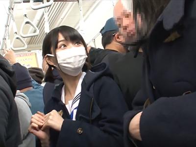 【痴漢×レイプ】オッサンばかりの電車で犯される女子高生!!嫌なはずなのに感じてしまい中出しまでされてしまうｗｗｗ
