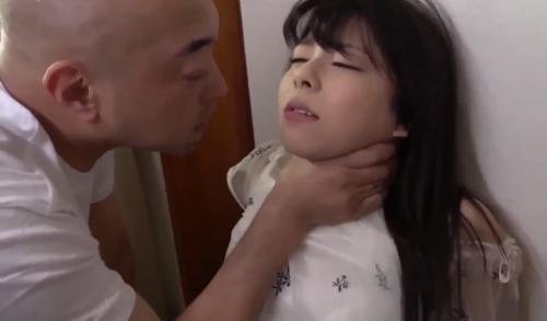 幸せカップルの悲劇。レイプ魔の首絞めファックに落ちてゆく彼女・・・。