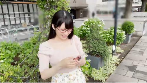 発情Gカップ巨乳メガネ妻と中出しファックｗ