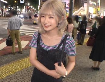 【初AV 素人ナンパ】金髪のスレンダー美脚ギャルの下着ずらして勃起チ○ポ挿入ピストン！撮られるのを恥じらいながらイキ狂い