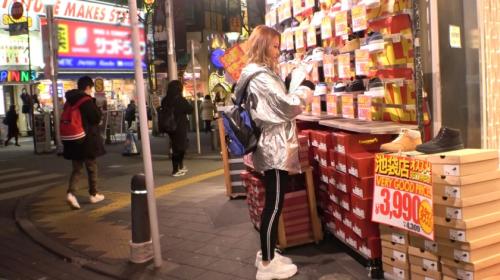 【素人ギャルガチナンパ】小麦肌の美乳パイパンスレンダーのアパレル店員美女と極上エロ顔射セックス！美尻騎乗位、フェラ絶頂