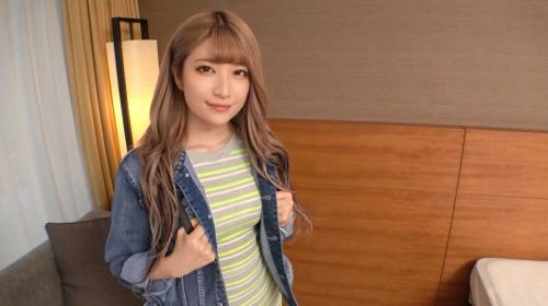 【初AV ギャル女子大生ナンパ】21歳の金髪美乳スレンダー美尻ガルバ店員JDのパイパンマ○コに下着ずらしハメピストン！