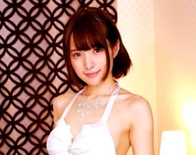 超絶カワイイ風俗嬢が客の目の前で服を脱ぎ捨て最高級の接客サービス！