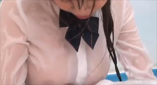 『夢乃あいか』？」透けて見える乳首はエレガントなピンク色、布越しに透ける女子校生の若くて弾力感あふれる美巨乳とクビレが校内の先生、生徒達をエキサ！