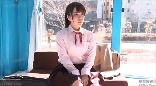 「下着メーカーのモニターリサーチに協力してくれませんか？」と声をかけ女子○生をナンパ。バストが大きくなるマッサージを受けながらイン！
