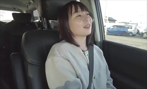 『羽月希』初めての禁断の恋にドキドキする、坂道や野外で服を脱ぐという非現実的な行為に興奮する彼女、夕方には帰宅する予定だったが、夫に「まだい！