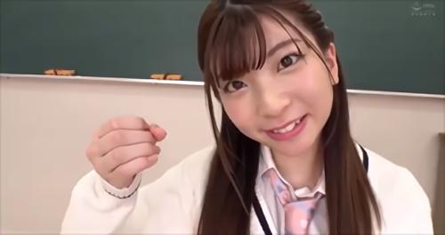 『七咲みいろ』こんな美少女がたくさんの制服やコスプレをしながらパンチラポーズ、一人H指導など小悪魔になりきって貴方を挑発してくれます！
