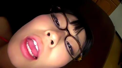 『パンチラ』そんないつものことながらの様子を見てエキサイトした管理人さんがチ○ポをビンビンに勃起させて近づいてきても、喜んでHに応じる、チ○ポ！