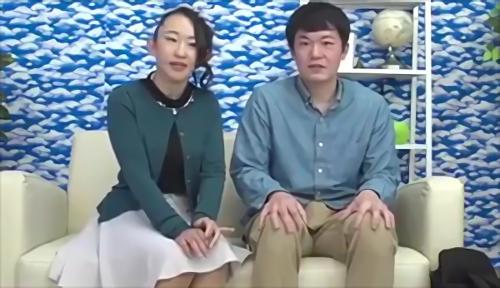 『おばさん』30分のフェラチオオンリーで、1回のフェラチオで10万円もらえるそうです、顔面精子だらけの淫乱女です、彼のチンポを深くゆっくり飲み！