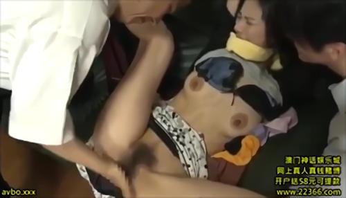 『寝取り』夫は同僚の送別会で体を汚し、部下2人に担がれて帰宅する、二人の怒りの矛先は若い妻に向けられる、美しい妻を持ち、順風満帆な人生を送っ！