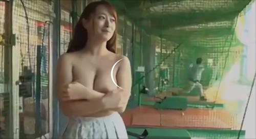 『白石茉莉奈』公園で学生に見せつけファックなど、公共の場所で人目を気にしながらも徐々に理性が破滅していく白石茉莉奈の姿をじっくりご参照ください！