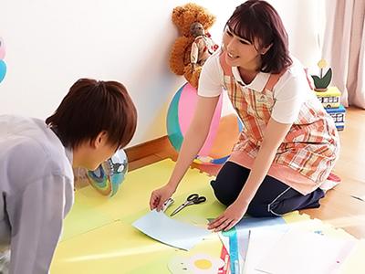 【人妻×不倫】母親経営する保育士で働くことになったははの友人さん‼まさかの不倫性交で保育園でキス→濃厚フェラ責めしたったｗｗｗ