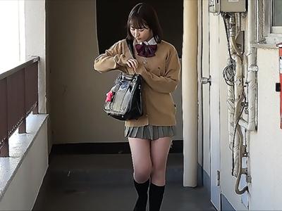 【監禁×痙攣】隣のゴミ部屋オヤジに襲われためっかわ美少女さん‼異常性欲オヤジのチンポで子宮奥まで刺激されてイかされまくるｗｗ