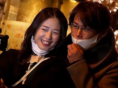＜人気AV女優×男優＞スレンダーボディの美人なお姉さん‼生々しいセックスで膣奥激しく突かれてイキまくるｗｗｗ