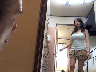 【パンチラ×人妻】ナイスバディな巨乳人妻さん‼パンチラで義父誘惑しまさかの濃厚セクロスで膣奥ガン突きでハメまくったったｗｗｗ