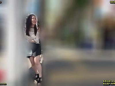 〖リモバイ×素人ナンパ〗賞金ありのリモバイ散歩する素人巨乳女子さん我慢できず子宮ガン突き膣内射精ｗｗｗ
