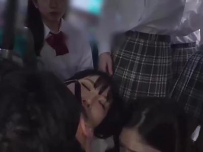 【逆痴漢×ハーレム】通勤バスで女子校生に逆痴漢されたサラリーマンの世にも奇妙なハーレム体験がこちらｗｗｗ