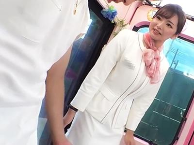 【マジックミラー便×素人】めちゃ綺麗な素人美容部員さん‼大量潮吹き→デカマラで膣奥ガンパコされて絶頂イキしまくったったｗｗ