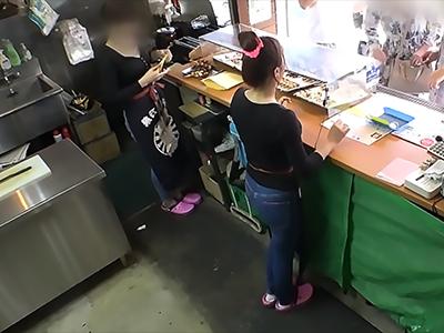 〖素人×女子大生〗焼き鳥屋店員の巨乳な女子大生ギャルさん!!立派な肉棒で膣パコされて感じまくる姿がたまらんｗ