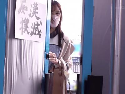 《マジックミラー号》声我慢チャレンジした激カワ美少女さんAV男優の凄テクでイカされ膣内発射されるｗｗｗ