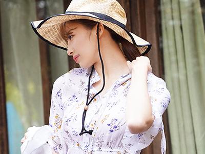 【NTR】都会育ちの家族が蜜を避けるため田舎に!!暑い真夏にやることがなく隣に住む美人妻とセックスしてしまうｗｗｗ