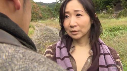 ヘンリー塚本＆緒方泰子　病気で寝込んでいる旦那をよそに他人棒で欲求不満解消するムッチリ柔肌四十路女