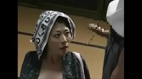 ヘンリー塚本　義理の息子のデカチンに目を奪われるアラフォームッチリ巨乳熟女！