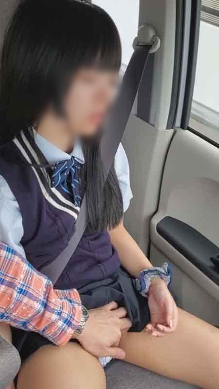 府立普通科③長い黒髪の女の子。卒業後田舎を出る為、知らないおじさんに身体を売る。