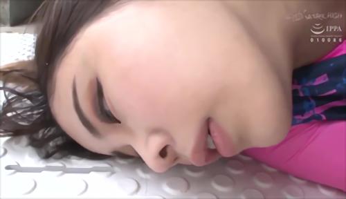 『イラマチオ』合宿中のキャンプ場で・バドミントン部女子の歪んだ欲望が満開になる！お前も裏の穴に入れたいんだろう？と、いきなり男に襲われ、アナルを！