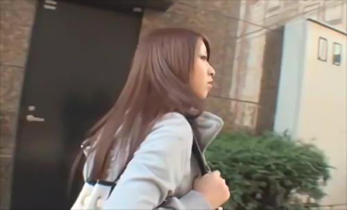 『ミニスカ』再び倒産のピンチを迎えている、前回で味をしめた社長は、再び詐欺まがいの高収入広告を出したり、女の子を事務所に呼んでインタビューした！
