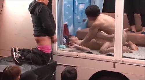 『中出し』中から外が見えず。外から中が見える。そんなマジックミラー号の中でAV男優の技術に堕ちていく素人娘たちをマジックミラー越しに生観察。！