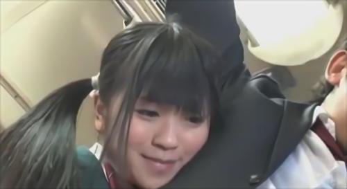 『ベロチュー』初めはそんなつもりはなかった女子校生達も徐々にその気になっていき、バスの中で手コキ、フェラ…若い性欲は止まることを知らずSEXまで！