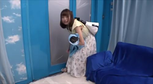 『JavyNow』新たな出会いに恵まれないご無沙汰男たちのお願いに…心優しい彼女たちは恥らいながらも断りきれず。スマタで奉仕。勃起チ○ポの感触で思わ！