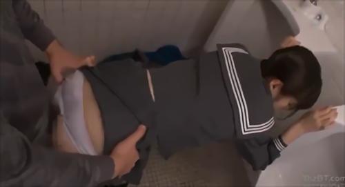 『クンニ』ピタッと性器に密着した生温かいパンティーを穿かせたままズボッと挿入、パンティー好きの人はもちろん、そうでない人もありなの6つの小悪！