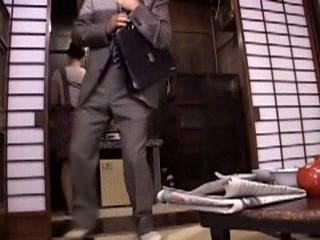 クロ乳首ビン勃ち貧乳熟女の淫乱ファック動画！