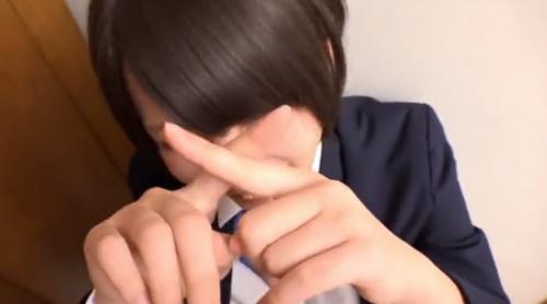 パンツ見ちゃダメ！ヤキモチ妹たちが友達と遊んでいて、友達のパンツを見てたら、「お兄ちゃんのバカ！」と怒りだした。そして「私のパンツだけ見て。」と迫ってきた。